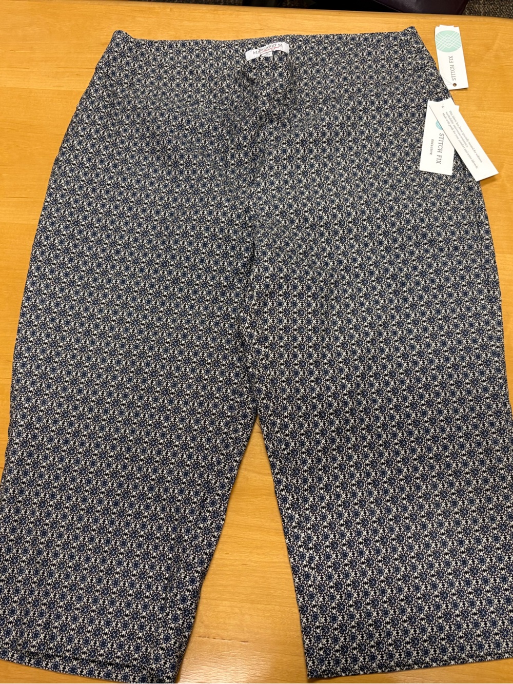 Margaret M Navy & White Geometric Capris